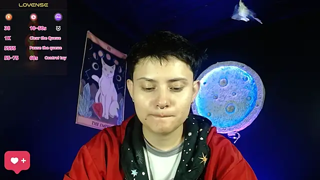 girl intense444 online show from December 17, 2025, 1:05 pm