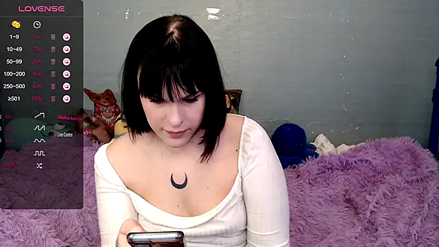 ivamayy online show from February 26, 2025, 8:50 am