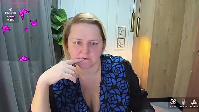 ScarlettSoft online show from October 21, 2025, 5:29 am