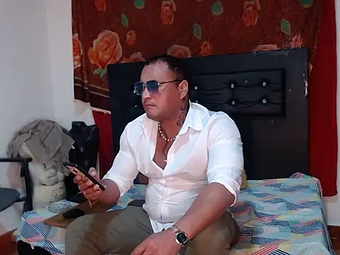 hardrock982 online show from November 27, 2025, 1:55 pm