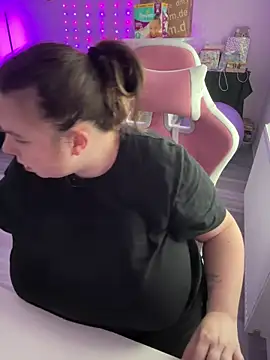 AureliaWinter online show from February 8, 2026, 9:29 am