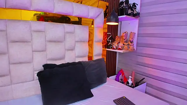 bigass monic online show from May 5, 2026, 2:36 am
