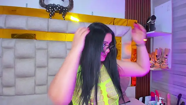 bigass monic online show from June 27, 2026, 3:01 am