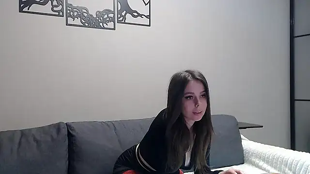 Melanie Scott Richerds online show from February 4, 2025, 2:07 am