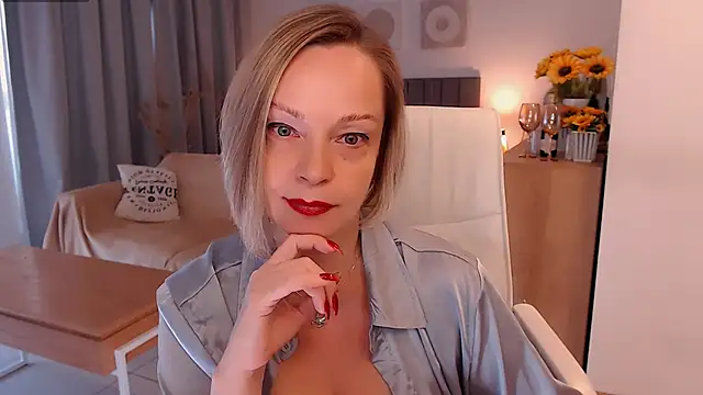 Tilly Eliot online show from February 8, 2026, 8:28 pm