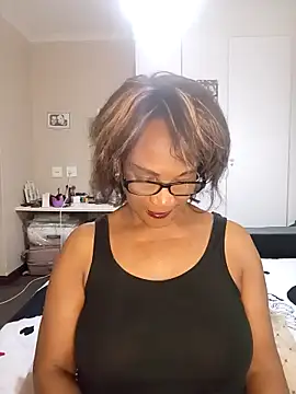 Snapshot of Hotgrannyx chatting on October 15, 2025, 4:22 am Hotgrannyx online show from October 15, 2025, 4:22 am