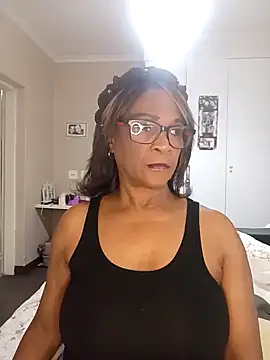 Snapshot of Hotgrannyx chatting on September 19, 2025, 8:40 am Hotgrannyx online show from September 19, 2025, 8:40 am