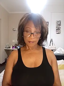 Snapshot of Hotgrannyx chatting on September 23, 2025, 6:31 am Hotgrannyx online show from September 23, 2025, 6:31 am