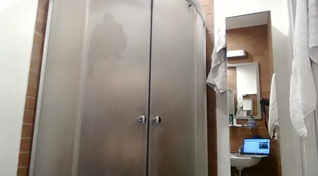 isaacgomez21 online show from January 22, 2025, 7:46 am