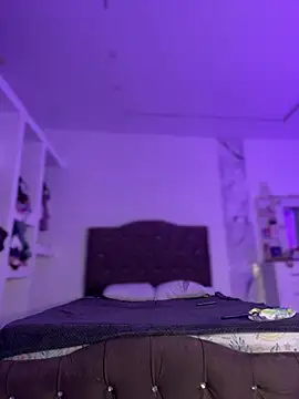 alysson 18 online show from July 7, 2026, 1:36 pm