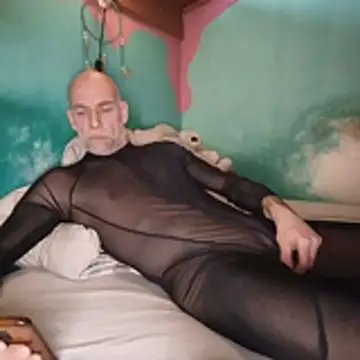 porno-freak online show from April 15, 2026, 10:21 pm