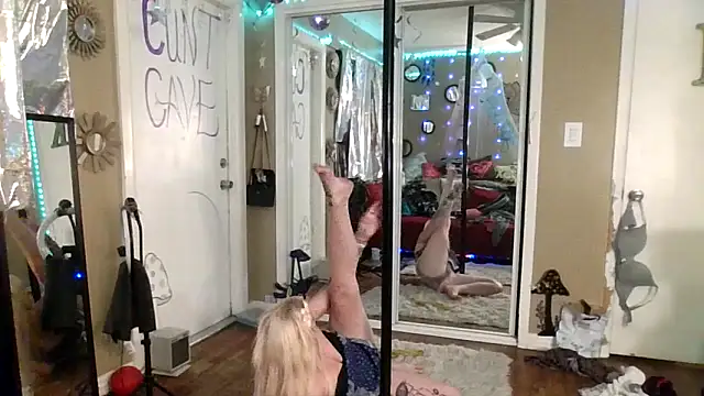 marilyn420 online show from March 14, 2026, 11:27 am