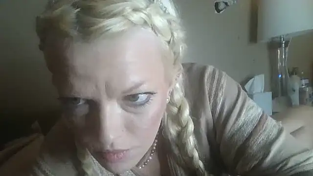 marilyn420 online show from July 18, 2026, 9:07 am