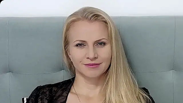 K  Adrienne online show from October 3, 2025, 5:09 am