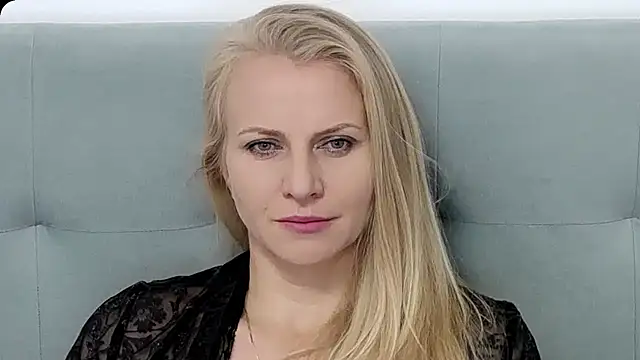 K  Adrienne online show from October 4, 2025, 5:31 am