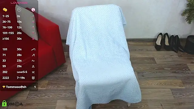 VickyGolden online show from October 8, 2025, 5:31 am