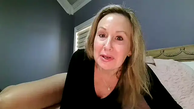 Lisaisluscious online show from February 23, 2026, 2:39 pm