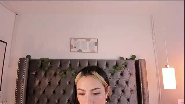 Kim Blane online show from March 21, 2025, 4:06 am