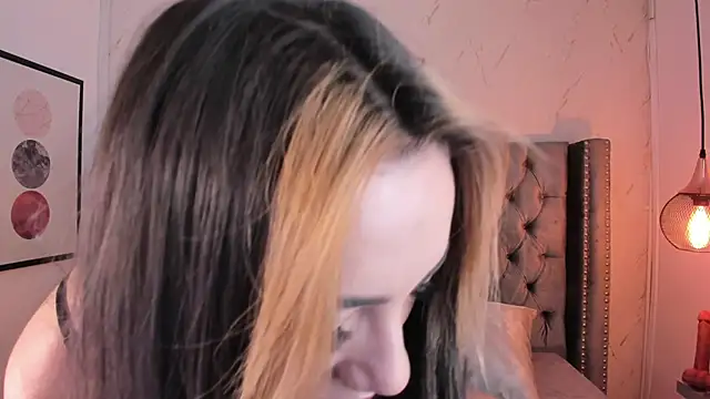 Kim Blane online show from September 18, 2025, 4:15 am