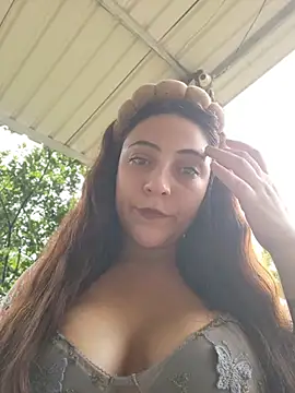 VickyHoult online show from June 3, 2026, 9:30 pm