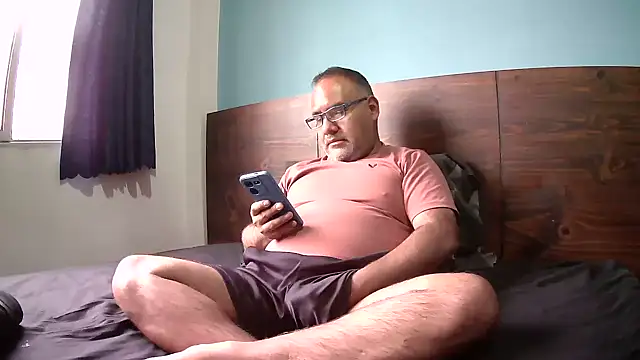 Snapshot of PhillDrake11 chatting on January 18, 2026, 6:00 pm PhillDrake11 online show from January 18, 2026, 6:00 pm