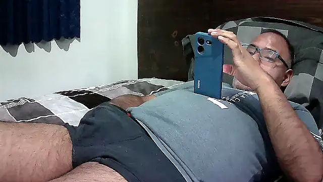 Snapshot of PhillDrake11 chatting on October 8, 2025, 12:01 am PhillDrake11 online show from October 8, 2025, 12:01 am