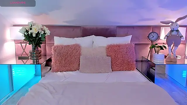 MiaMuse online show from May 3, 2026, 7:06 pm