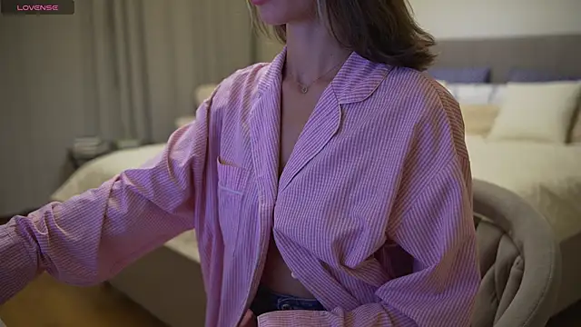 Danielle Thomas online show from September 20, 2025, 7:30 pm