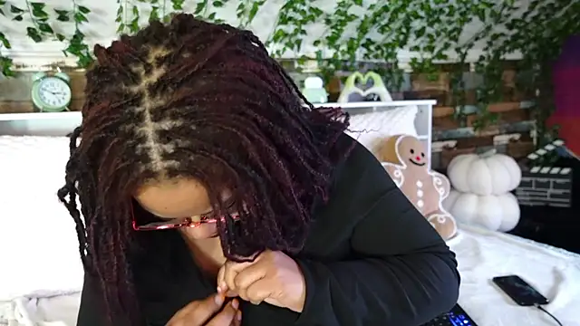 -khayaparker online show from February 20, 2025, 7:52 pm