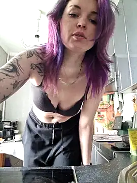 LazyTanukii online show from May 27, 2026, 6:32 am