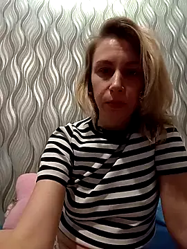 Snapshot of MissisMilk chatting on May 13, 2026, 1:51 pm MissisMilk online show from May 13, 2026, 1:51 pm