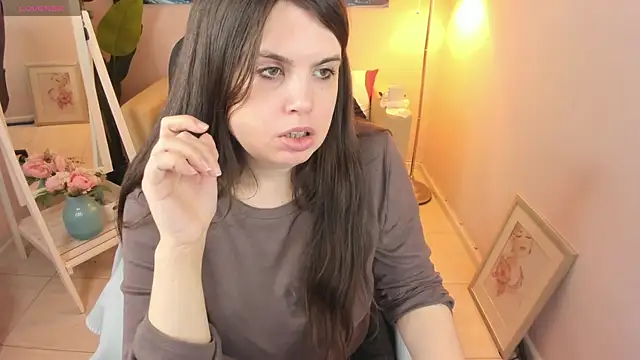 BattyMoll online show from March 9, 2025, 3:38 pm