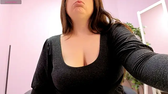 Snapshot of BattyMoll chatting on March 12, 2026, 3:49 pm BattyMoll online show from March 12, 2026, 3:49 pm