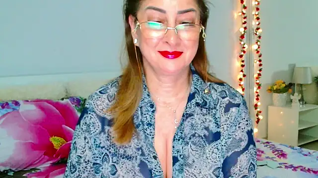 Tyana40 online show from May 7, 2026, 1:10 am