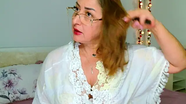 Snapshot of Tyana40 chatting on June 22, 2026, 1:11 am Tyana40 online show from June 22, 2026, 1:11 am