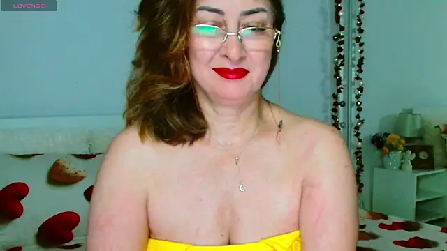 Snapshot of Tyana40 chatting on July 15, 2026, 1:12 am Tyana40 online show from July 15, 2026, 1:12 am