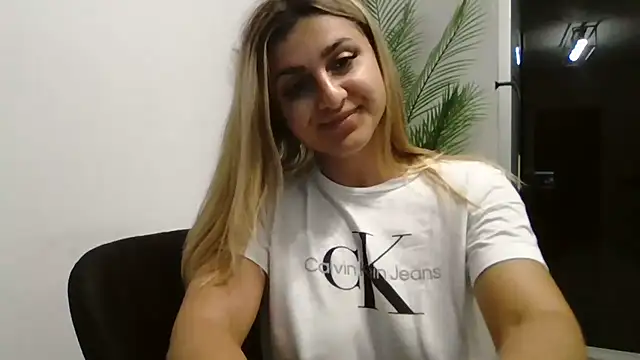 NicolePlay online show from June 25, 2026, 2:20 am
