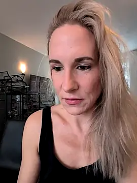 NaomiAndFriends online show from September 9, 2025, 7:51 am