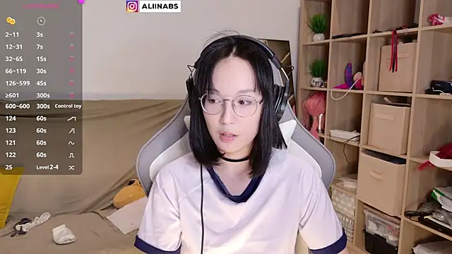 aliiiiiina online show from March 16, 2025, 8:21 pm