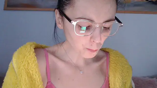 Snapshot of cleophee chatting on March 5, 2026, 6:54 am cleophee online show from March 5, 2026, 6:54 am