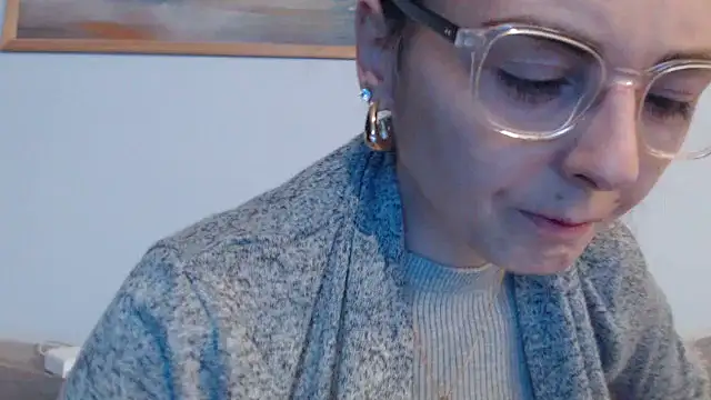 Snapshot of cleophee chatting on February 7, 2026, 7:49 am cleophee online show from February 7, 2026, 7:49 am