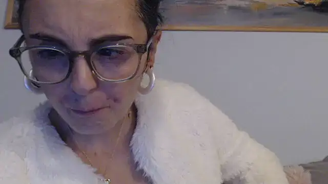 cleophee online show from November 24, 2025, 6:57 am