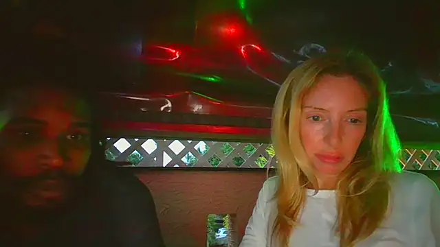 Snapshot of MIAMI_BADASS chatting on December 15, 2025, 11:20 pm MIAMI BADASS online show from December 15, 2025, 11:20 pm