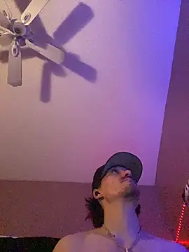 Snapshot of Jbizzle247 chatting on December 22, 2025, 6:24 am Jbizzle247 online show from December 22, 2025, 6:24 am