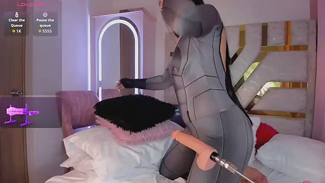 sophy champagne online show from October 11, 2025, 2:23 am