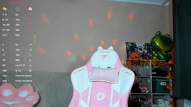 AmyRose6969 online show from October 6, 2025, 5:46 pm