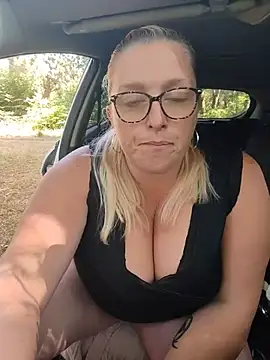 Snapshot of winniess40 chatting on June 11, 2026, 3:20 pm winniess40 online show from June 11, 2026, 3:20 pm