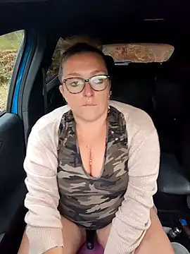 winniess40 online show from October 19, 2025, 7:00 am