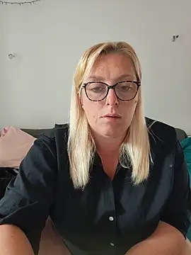 Snapshot of winniess40 chatting on June 2, 2026, 9:09 am winniess40 online show from June 2, 2026, 9:09 am