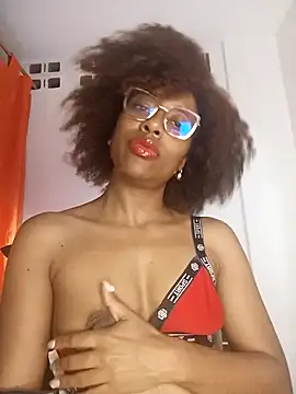 thaimy  online show from April 23, 2026, 3:02 am